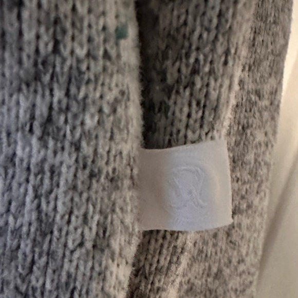 Lululemon Athletica It’s Fleecing Cold Jacket size 8 Gray full zip EUC - Picture 6 of 6